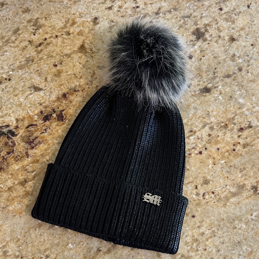 Steve Madden Black Beanie with Faux Fur Pom Pom
